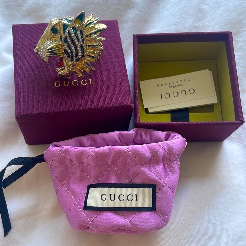 Authentic Gucci metal crystal lion head ring